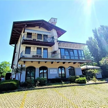 Apartment In Isola Di Albarella 49973